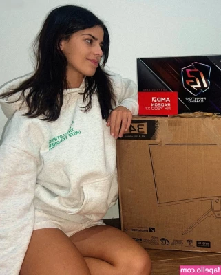 Develique - Cual te gusta más de las tres fotos     Mañana viene video con este
