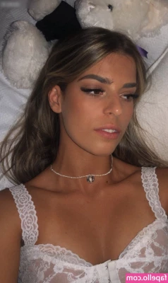 Develique - I wanna be your angel who's not so innocent 👅