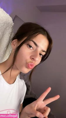 Develique - Kiss kiss