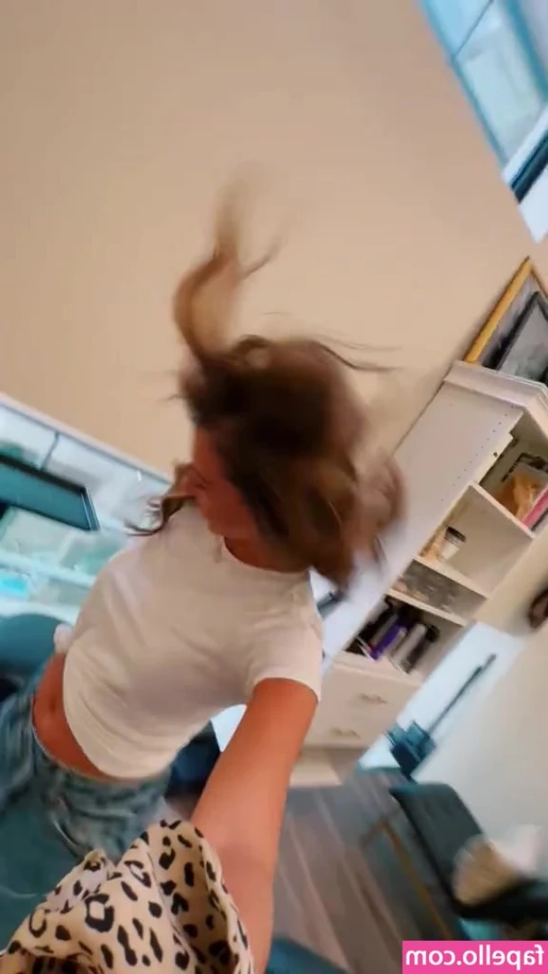 Cheryl Scott [ cheryl-scott ] - Humpday POV: You’re a tiny on my bathroom floor, peeking while I