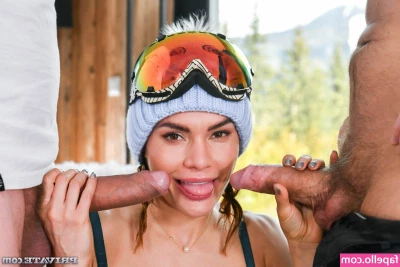 Kitana Lure [ kitana-lure ] - Pantyhosed Roomie In Charge - a MoRina soft femdom roleplay! free