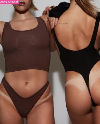 Delilah Hamlin [ delilah-hamlin ] - Netflix and chill