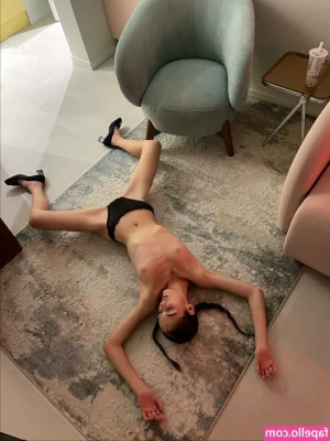 Lexi Graber - Suck my tasty toes? 🤤 lick my yummy soles? 👅💦 or Both?