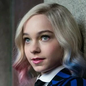 Emma Myers