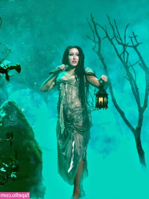 Noah Cyrus [ noah-cyrus ] - If you unlock that baby, you remove the blurs and get to watch me
