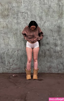 Noah Cyrus [ noah-cyrus ] - Just out the Bath Wrinkles  Subscribe for feet videos and more  
