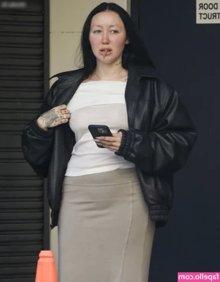 Noah Cyrus [ noah-cyrus ] - what do you guys admire the most about me