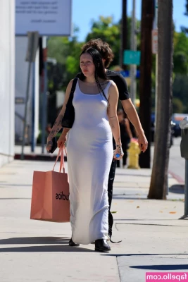 Noah Cyrus [ noah-cyrus ] - I love it when this hungry boy comes over for my BBC  He tells me how