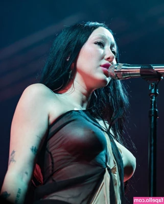 Noah Cyrus [ noah-cyrus ] - Red