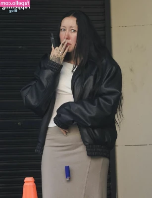 Noah Cyrus [ noah-cyrus ] - quito la mano o no