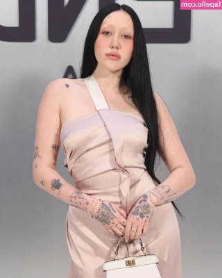 Noah Cyrus [ noah-cyrus ] - bounce in doggy dressed as a bunny