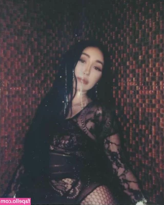 Noah Cyrus [ noah-cyrus ] - craving a good stretch