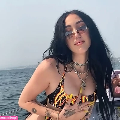 Noah Cyrus [ noah-cyrus ] - What do y all wanna see for next week s full length fan video  I can