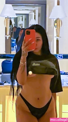 Noah Cyrus [ noah-cyrus ] - Showing off every inch, with all of the pride of being a growing bull!
