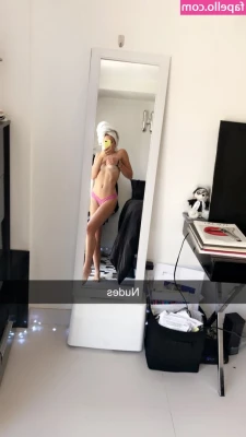 Noah Cyrus [ noah-cyrus ] - Calentando motores