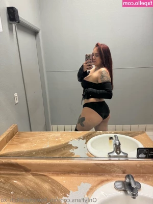 xo_itswinterbitch_xo [ xo-itswinterbitch-xo ] - Showing off my boi pussy