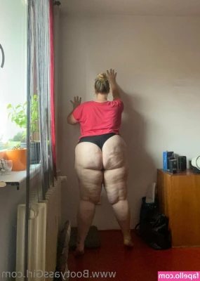 bootyassgirl - Never have I ever had sex in public