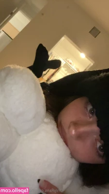 nadya.yereminn [ nadya-yereminn ] - play with my titties