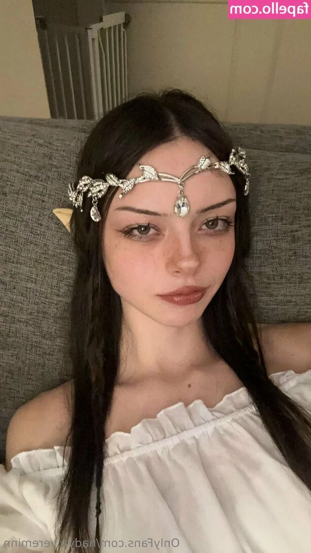 nadya.yereminn [ nadya-yereminn ] - This 90's cutie will 100% show up to your party just to devour all