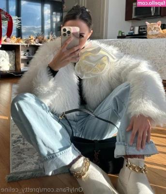 pretty_celine [ pretty-celine ] - play with me😌