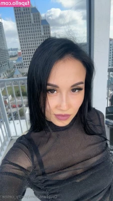pretty_celine [ pretty-celine ] - Here's an oily twerk for your eyeholes😘