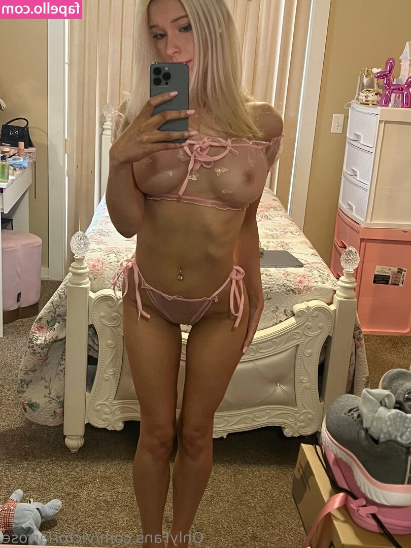 victoriarclaiire - Frisky Friday 😈 Let me make something just for you