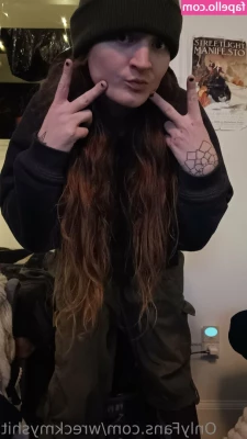 wreckmyshit - Do you want to lick and suck my toes