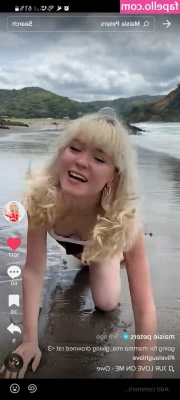 Maisie Peters [ maisie-peters ] - What are you doing if you drive by and see these pretty feet hanging