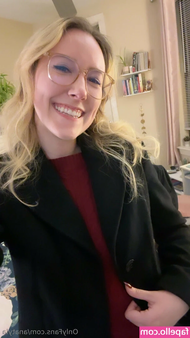 anatyla [ anatyla-1 ] - Having music on while I work is a dangerous game I can t stop myself