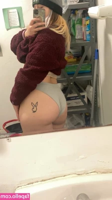 bttrfly_chaser [ bttrfly-chaser ] - Two cock sluts waiting on our knees for you with or tongues out