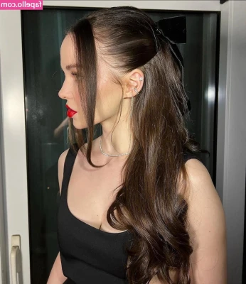Dove Cameron [ dove-cameron-1 ] - Gloryhole Quarantine Fan Mr. 3rd Leg  Covid-19 didn't stop me from