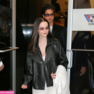 Dove Cameron [ dove-cameron-1 ] - 😈 Good Morning