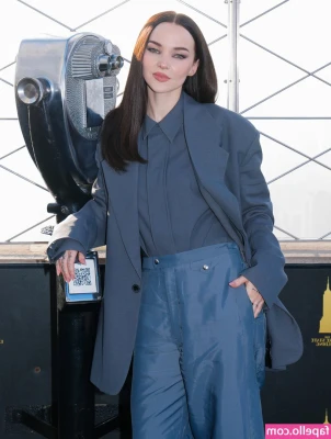 Dove Cameron [ dove-cameron-1 ] - 𝑰 𝒘𝒂𝒏𝒏𝒂 𝒃𝒆 𝒚𝒐𝒖𝒓