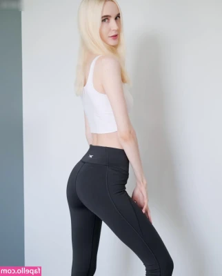 Shinaryen - Your dream girl wants to bounce on it. How you gonna act? DM me now ;)