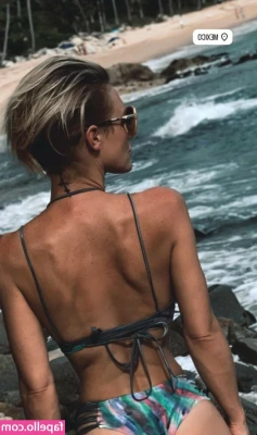 Nicky Whelan [ nicky-whelan ] - Tell me a song you’d like me to listen to. I’ll try and listen to