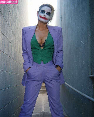 Nicky Whelan [ nicky-whelan ] - You'll never stop gooning for Mean Cashleigh.