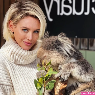 Nicky Whelan [ nicky-whelan ] - Getting the afternoon started! Vibrando alto😎