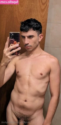 daaddyhott - Mmm   Nice round  smooth  shiny   ass  Soft but firm  Good for