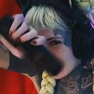 yourblondetinax