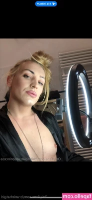 bruninhatgirl [ bruninhatgirl-1 ] - Suck my titties
