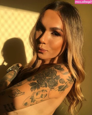 bruninhatgirl [ bruninhatgirl-1 ] - Let me rub these huge tits on your cock, but don't cum until I tell