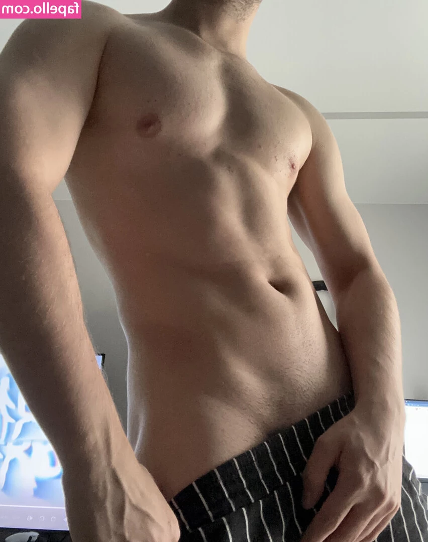 graysonfin - Happy Hump day!!!! This week is flying by!!! I can't wait for