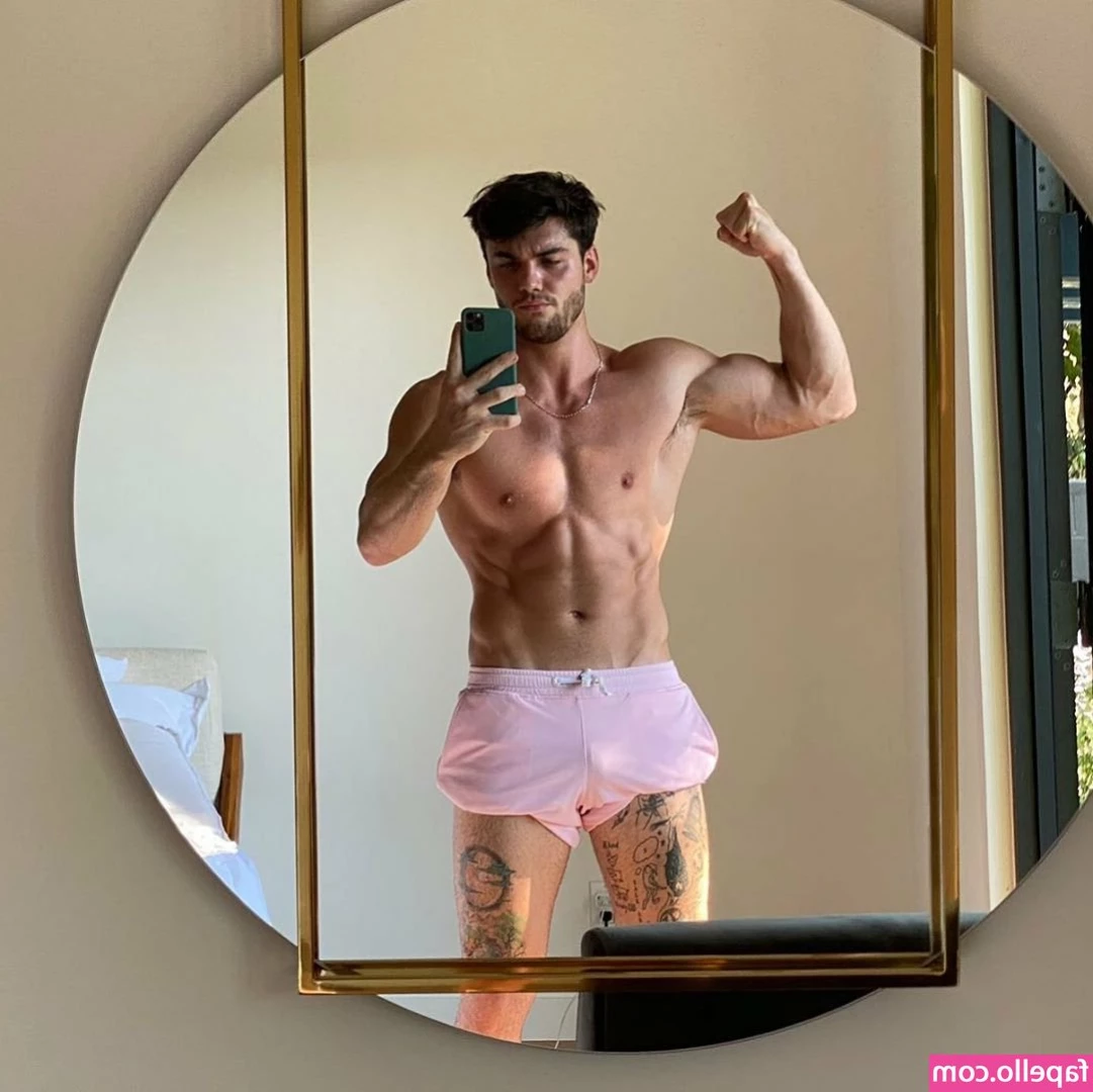 graysonfin - I’ll clean up after we get dirty🤗