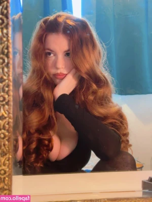 Ashleigh Coffin [ ashleigh-coffin-1 ] - oh so naked.  This might be a lil much for my wall buttttttt I know