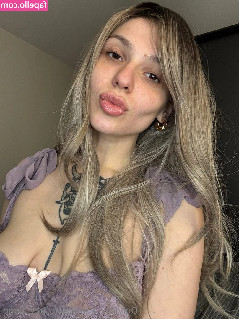 juicy_katie [ juicy-katie ] - Goodnight   My body is beautiful   I hope you dream of it
