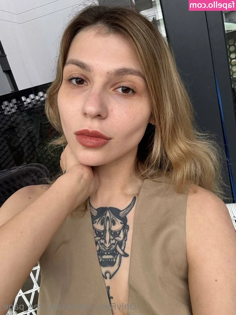 juicy_katie [ juicy-katie ] - @constancecheww has sent in her video! What more can we ask for? A