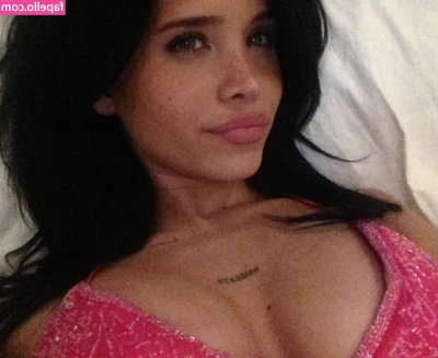 Nessa Barrett [ nessa-barrett ] - I dare you to take a picture of myself licking something.