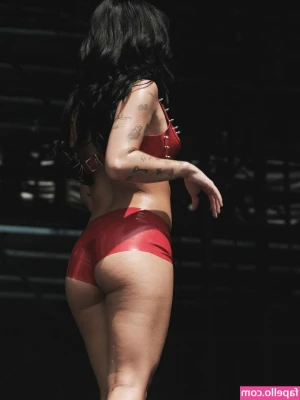 Nessa Barrett [ nessa-barrett ] - 😋🔥 Ask me about my vids with this sexy girl 🤩