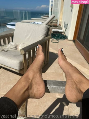 browngirl.foot.fantasy [ browngirl-foot-fantasy ] - My little 🍓