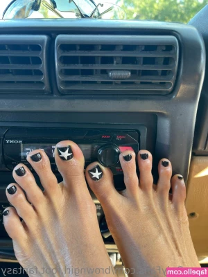 browngirl.foot.fantasy [ browngirl-foot-fantasy ] - I m so horny  that I m going to take off my panties  Oh yes  I can t